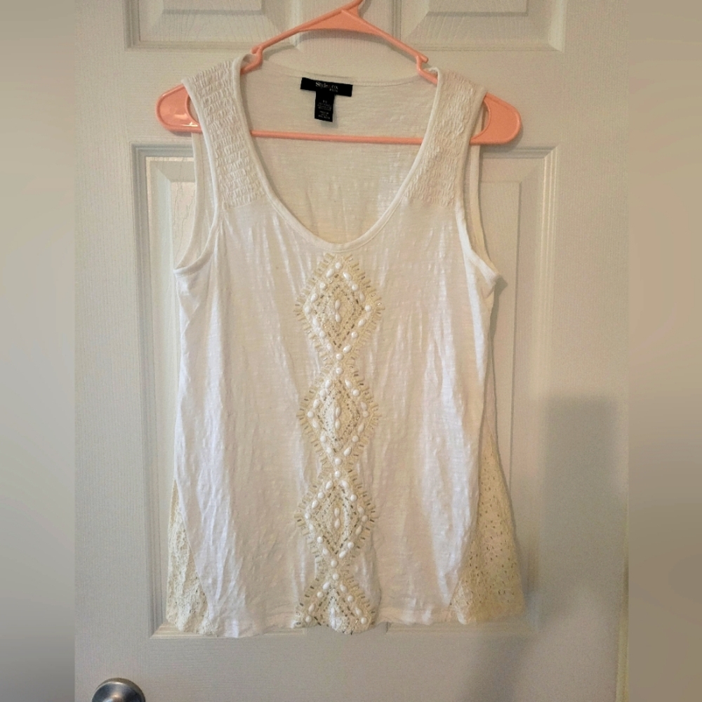 💎!!7/$25.!!💎Embroidered Top!
